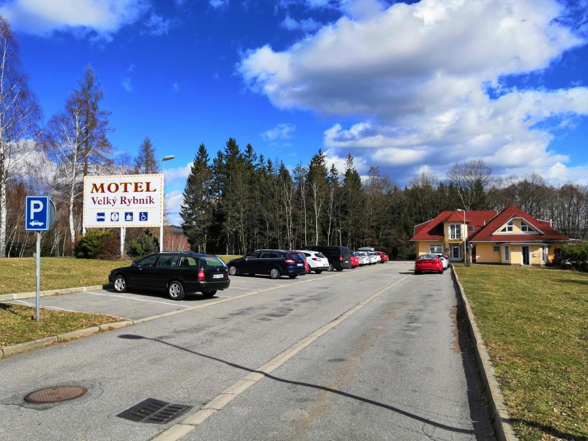 Motel Velky Rybnik Dehtare  Zewnętrze zdjęcie