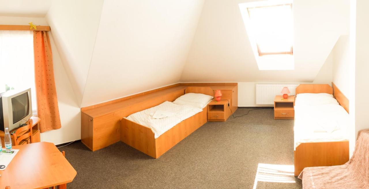 Motel Velky Rybnik Dehtare  Zewnętrze zdjęcie
