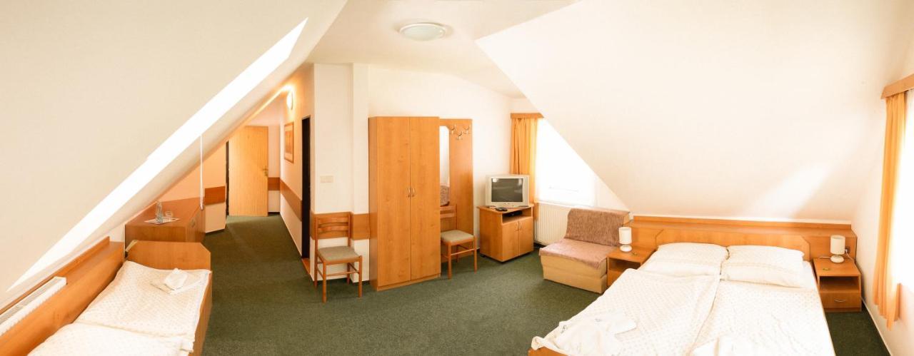 Motel Velky Rybnik Dehtare  Zewnętrze zdjęcie